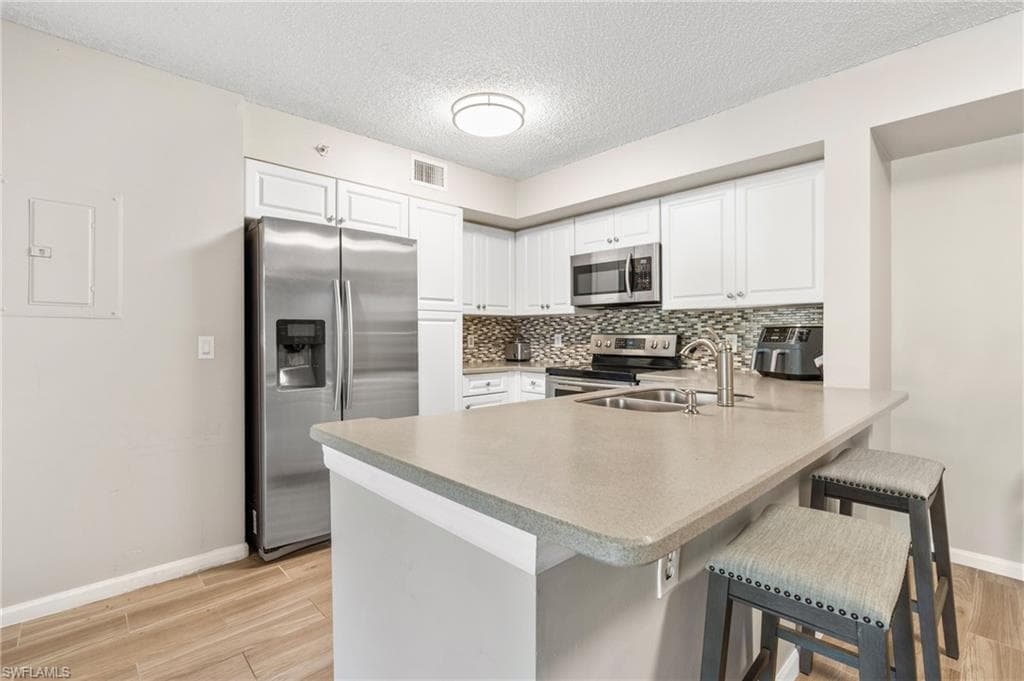 1150 Wildwood Lakes Blvd 203, Naples, FL 34104-7