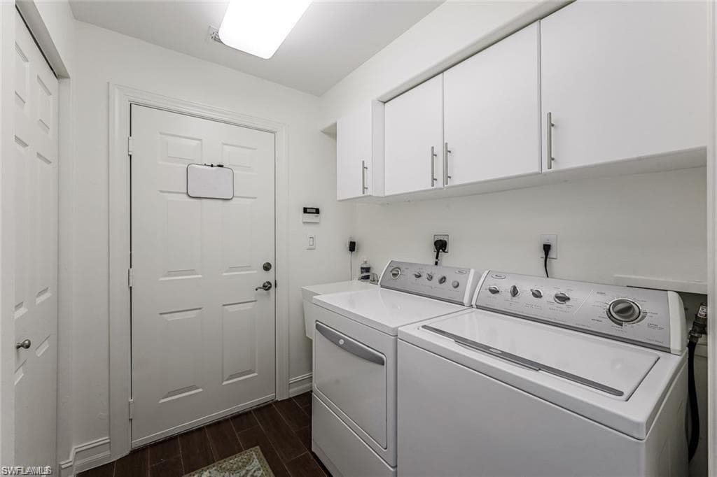 1276 Rialto Way 7-102, Naples, FL 34114-16