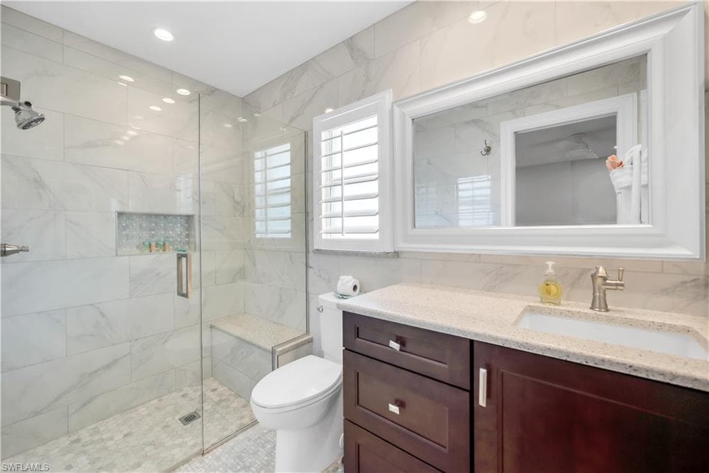 523 107th Ave N, Naples, FL 34108-15