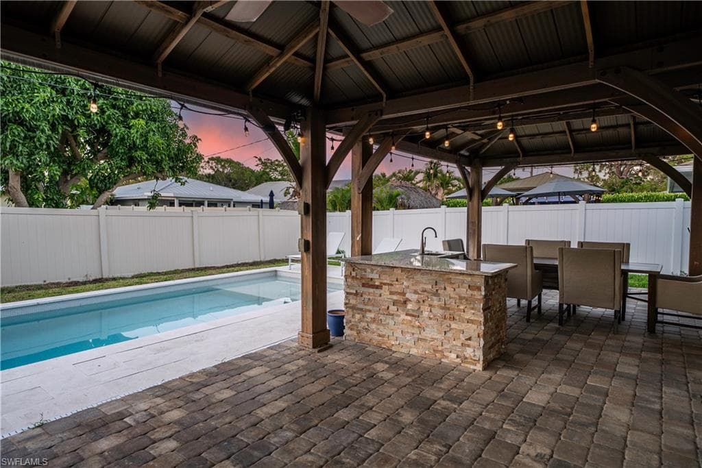523 107th Ave N, Naples, FL 34108-22
