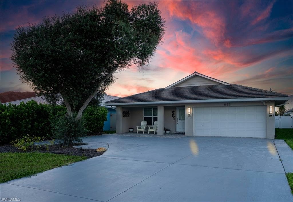 523 107th Ave N, Naples, FL 34108-25
