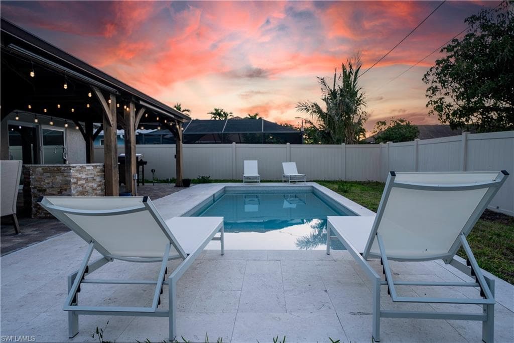 523 107th Ave N, Naples, FL 34108-4