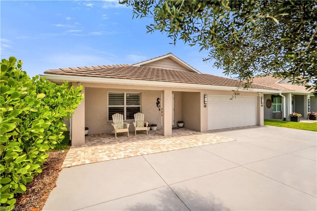 523 107th Ave N, Naples, FL 34108-7