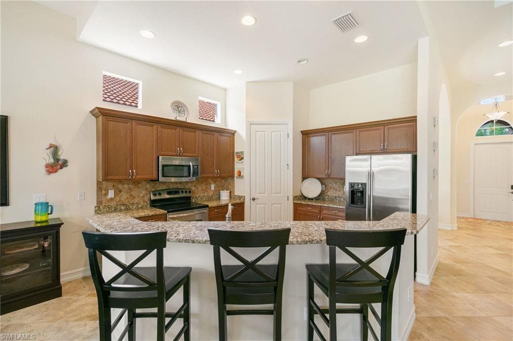 6492 Caldecott Dr, Naples, FL 34113-8