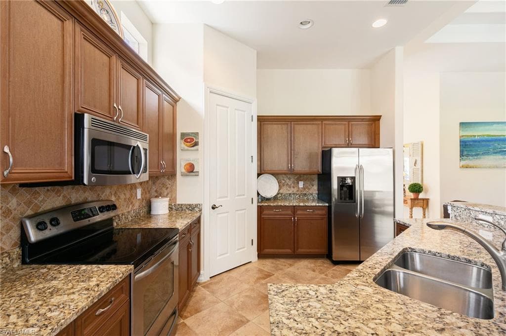 6492 Caldecott Dr, Naples, FL 34113-13