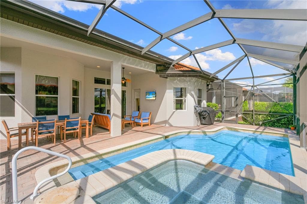 6492 Caldecott Dr, Naples, FL 34113-29