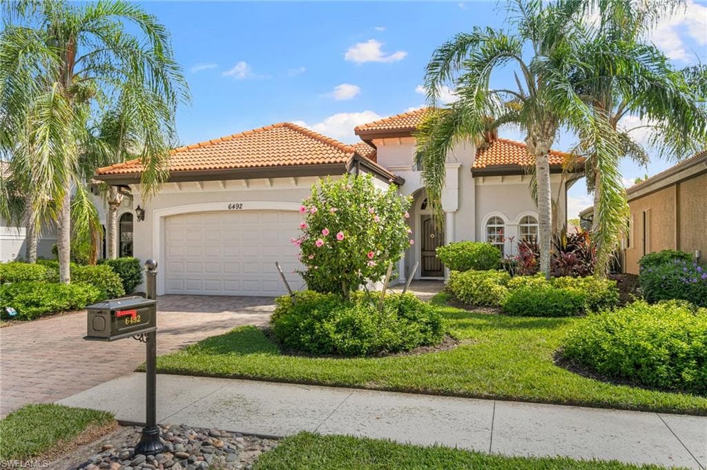 6492 Caldecott Dr, Naples, FL 34113-34