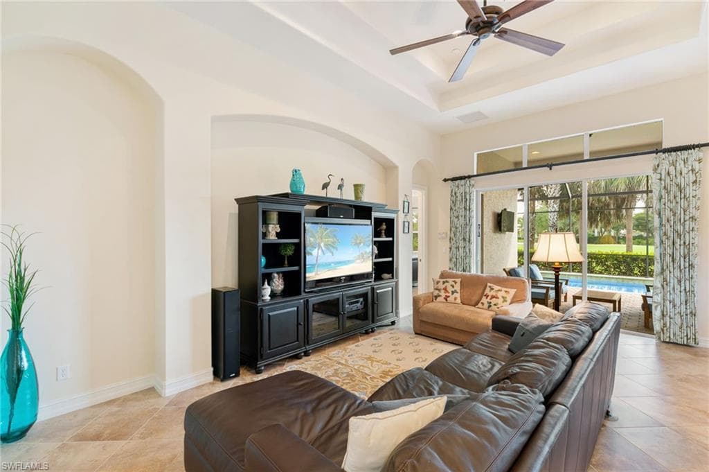 6492 Caldecott Dr, Naples, FL 34113-4