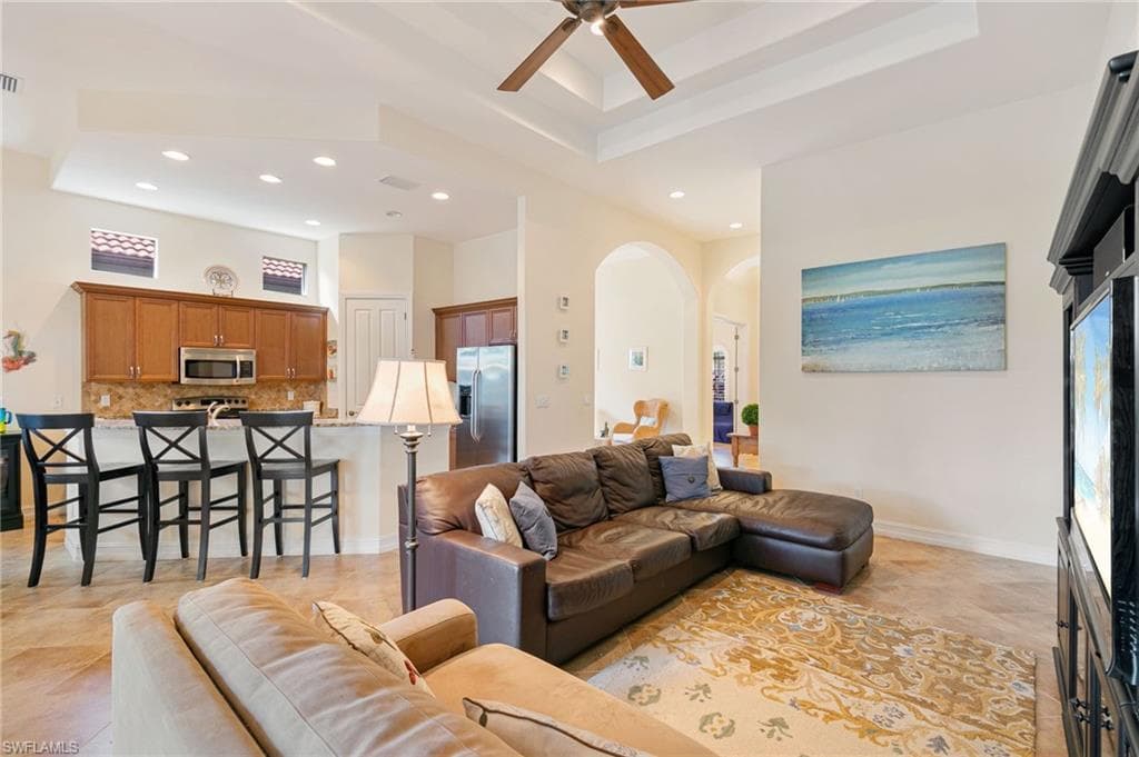 6492 Caldecott Dr, Naples, FL 34113-6