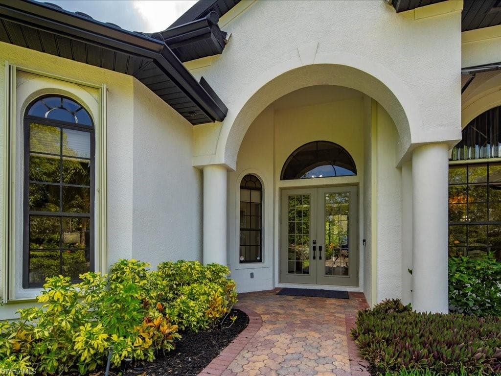 2360 19th St SW, Naples, FL 34117-9