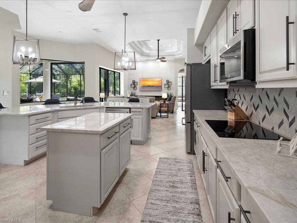 2360 19th St SW, Naples, FL 34117-19