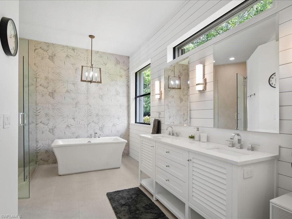 2360 19th St SW, Naples, FL 34117-28
