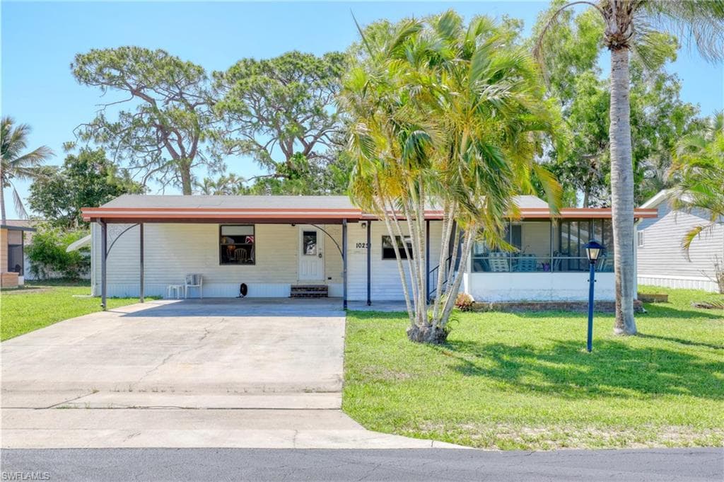 10251 Wales Loop, Bonita Springs, FL 34135-1