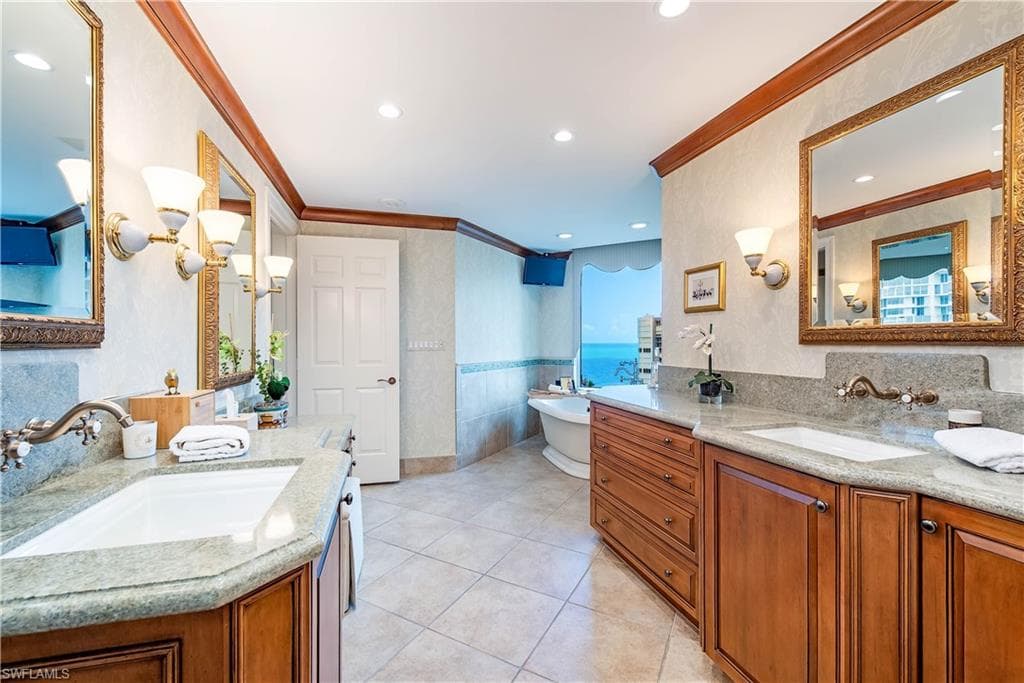 4021 Gulf Shore Blvd N 1103, Naples, FL 34103-10