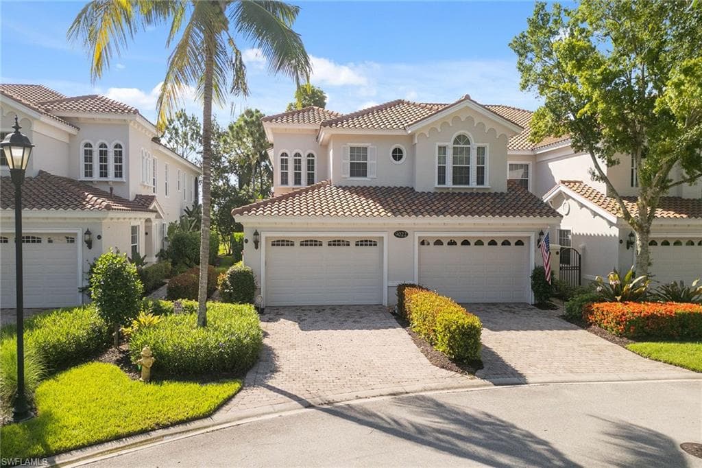 9022 Cascada Way 201, Naples, FL 34114-3