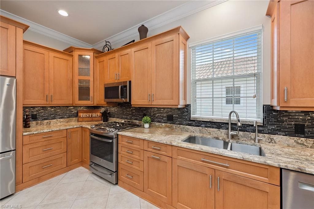 9022 Cascada Way 201, Naples, FL 34114-5