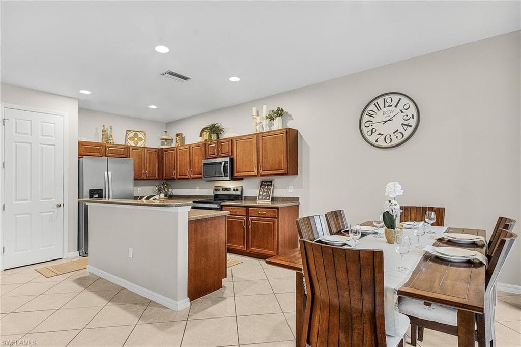 15678 Angelica Dr, Alva, FL 33920-12