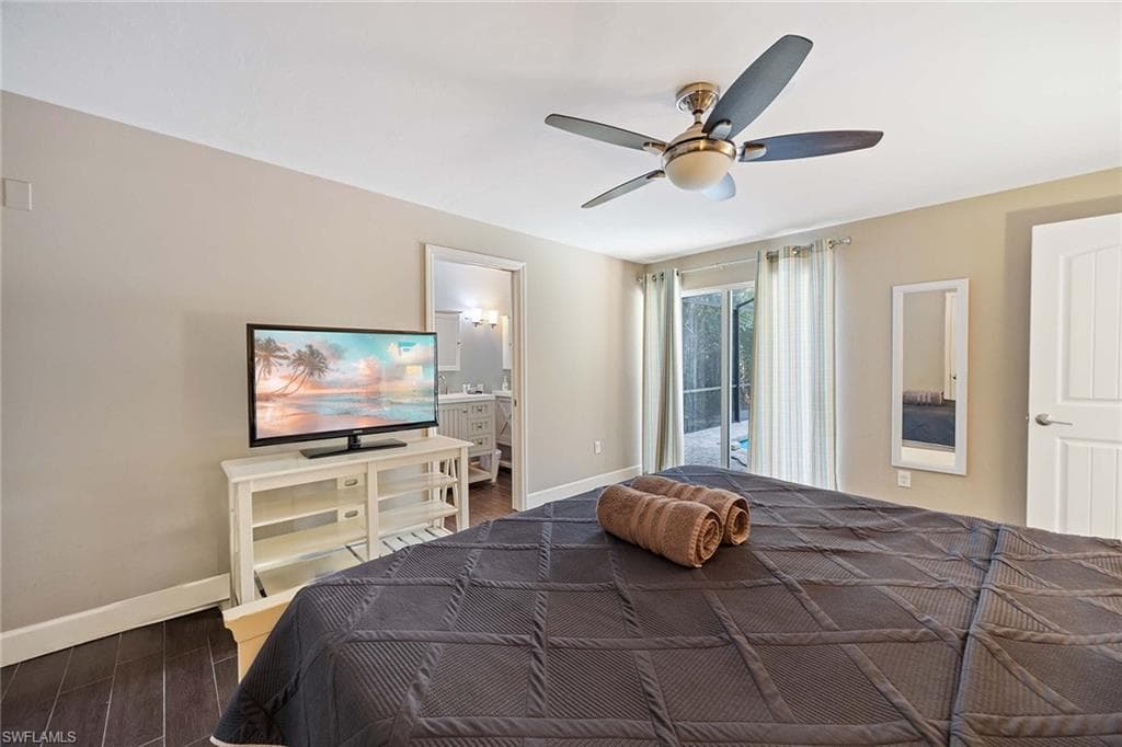 856 104th Ave N, Naples, FL 34108-14