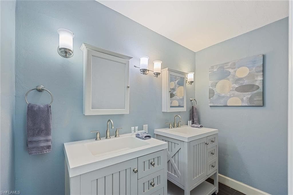 856 104th Ave N, Naples, FL 34108-15