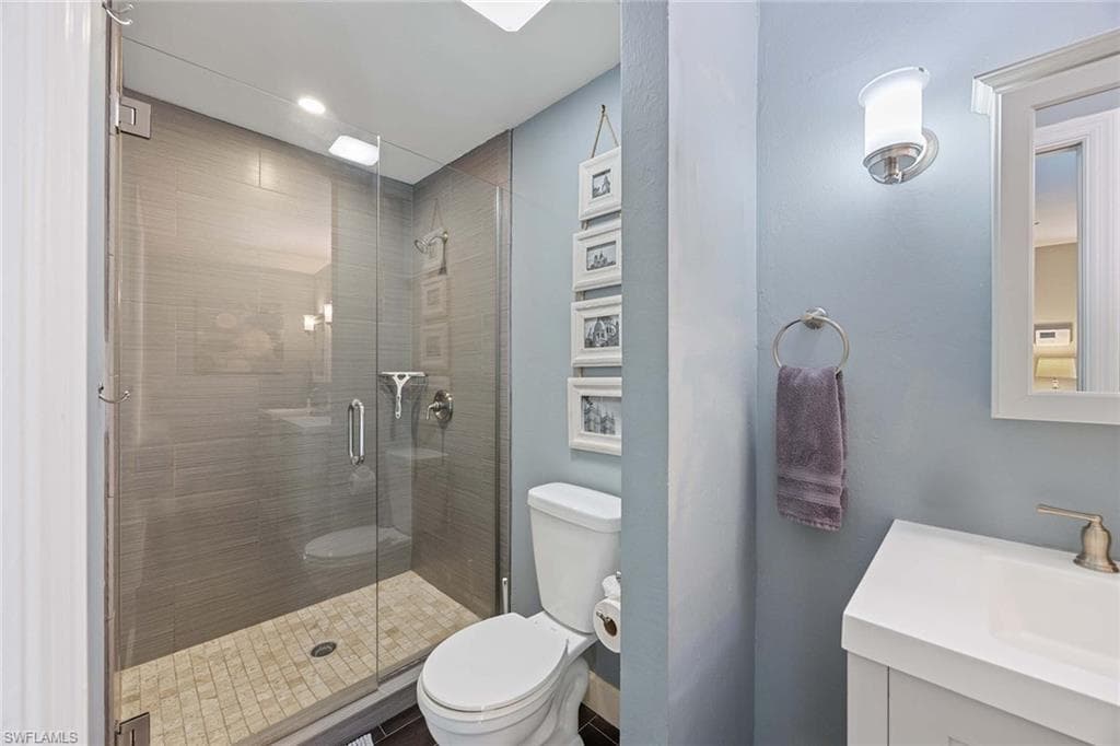 856 104th Ave N, Naples, FL 34108-16