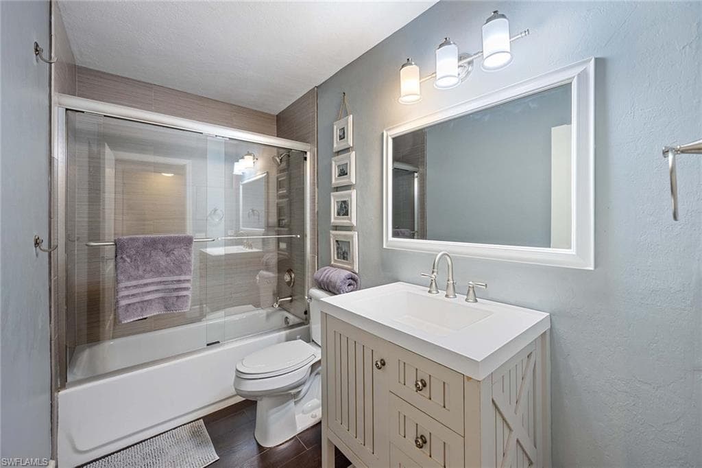 856 104th Ave N, Naples, FL 34108-18