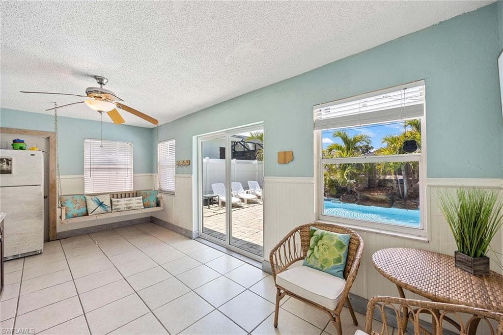 736 94th Ave N, Naples, FL 34108-15