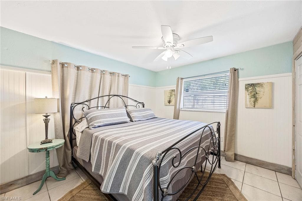 736 94th Ave N, Naples, FL 34108-18