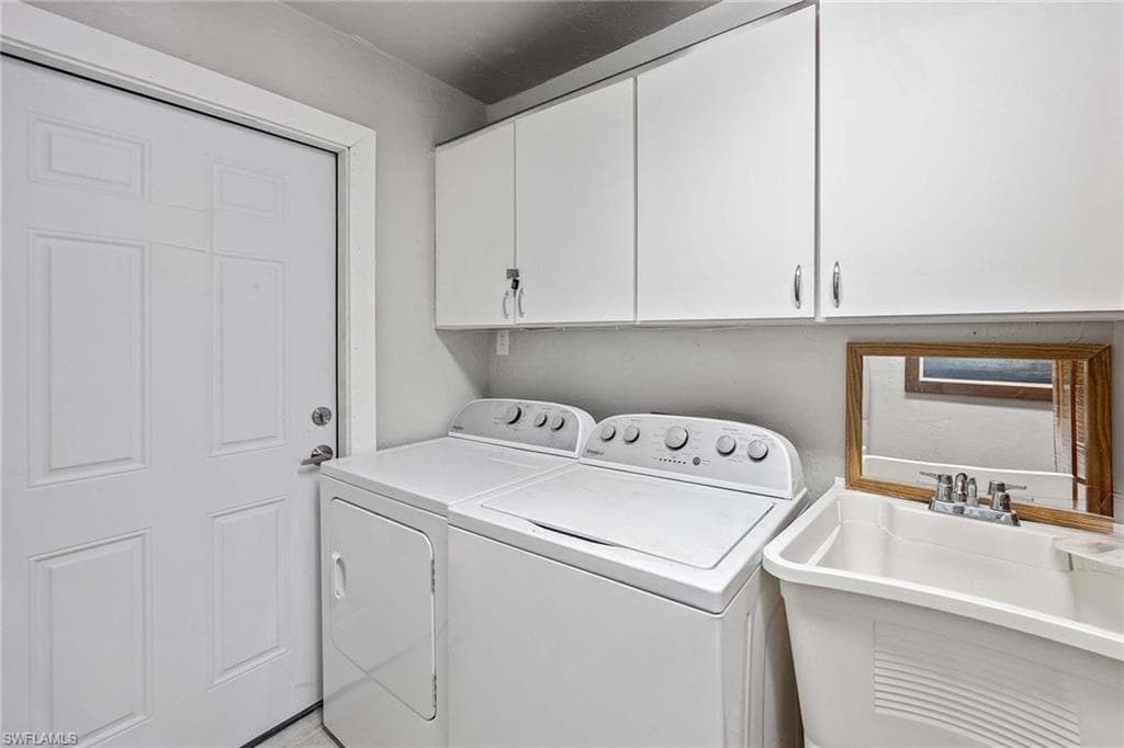 736 94th Ave N, Naples, FL 34108-22