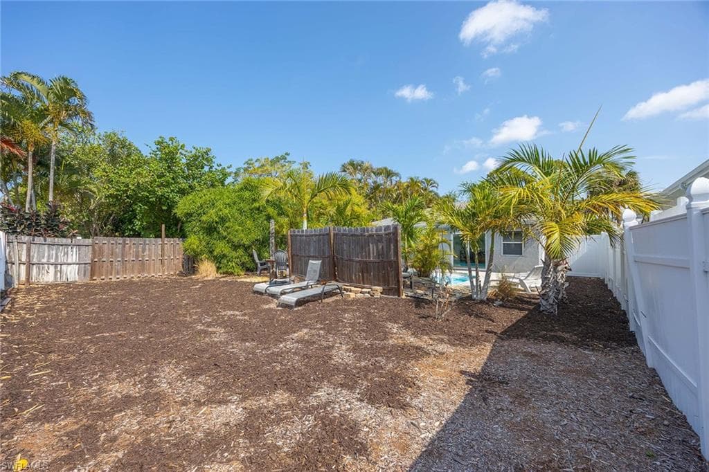 736 94th Ave N, Naples, FL 34108-23