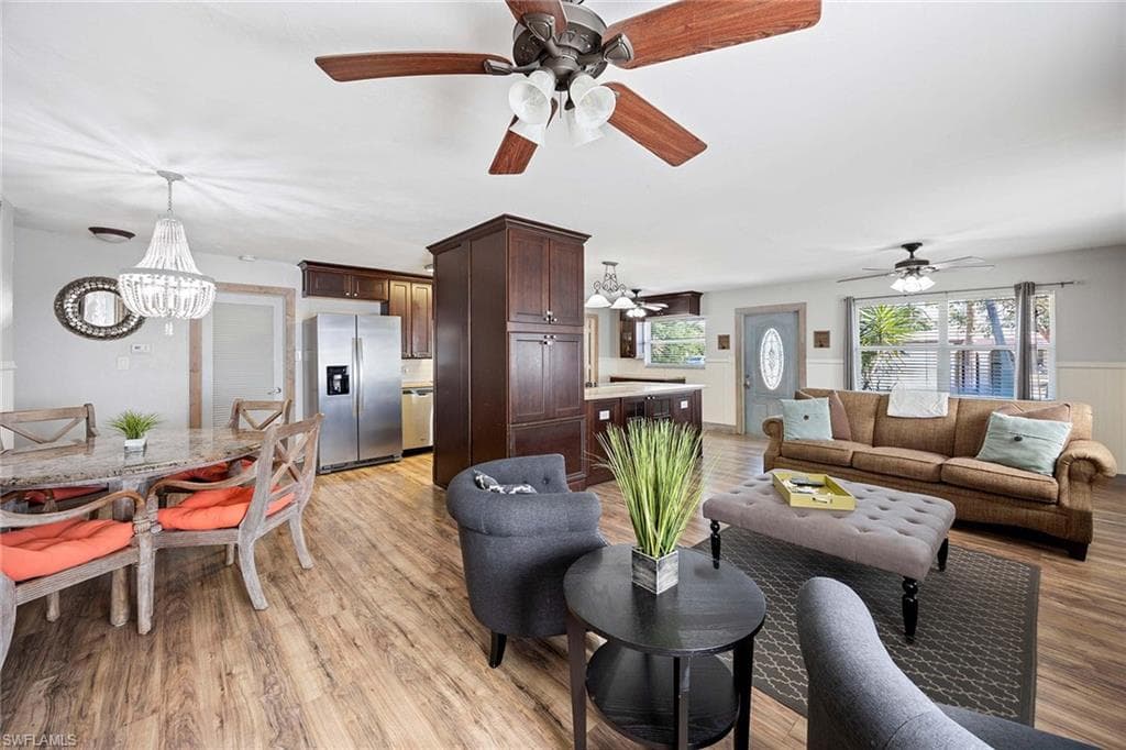 736 94th Ave N, Naples, FL 34108-38
