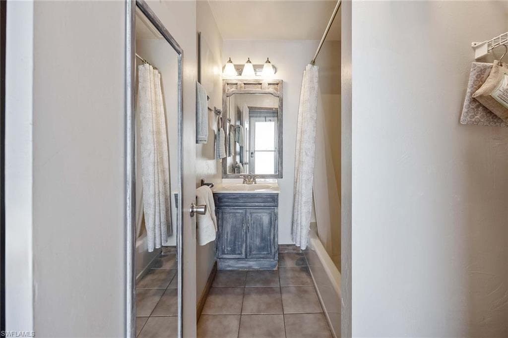 668 94th Ave N, Naples, FL 34108-22