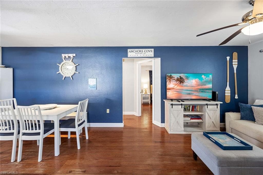 547 101st Ave N, Naples, FL 34108-9