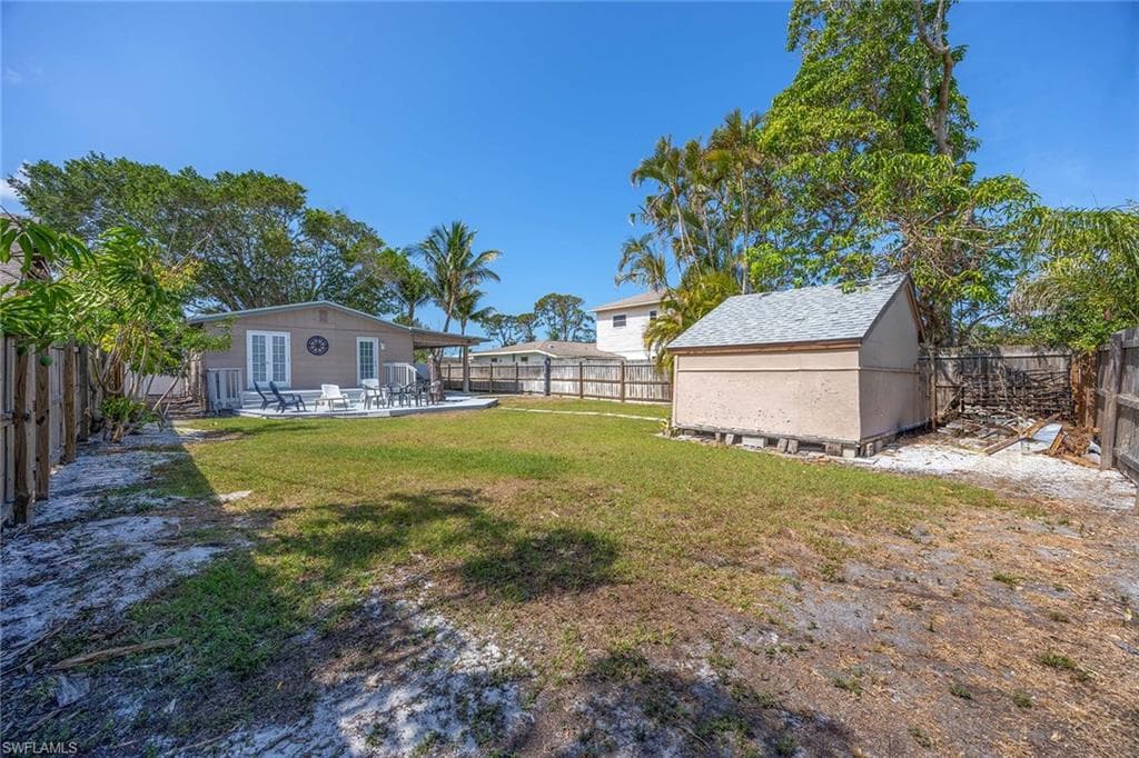 547 101st Ave N, Naples, FL 34108-20