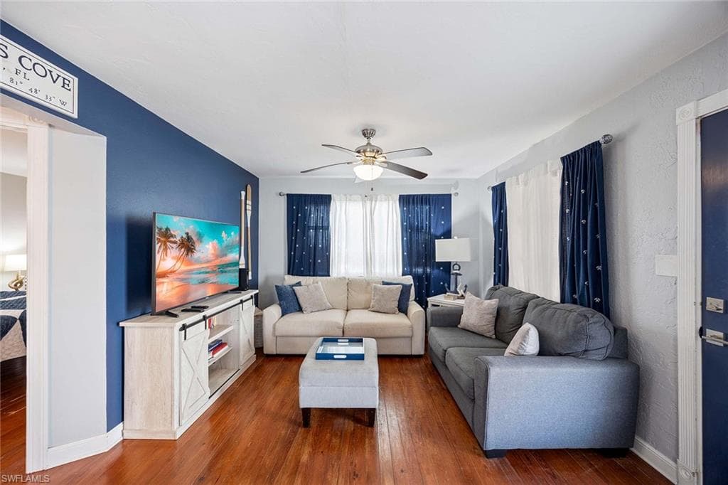 547 101st Ave N, Naples, FL 34108-8
