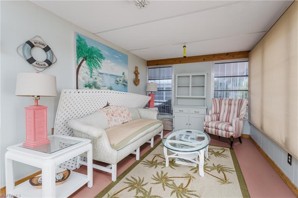 469 Riviera Blvd W, Naples, FL 34112-10