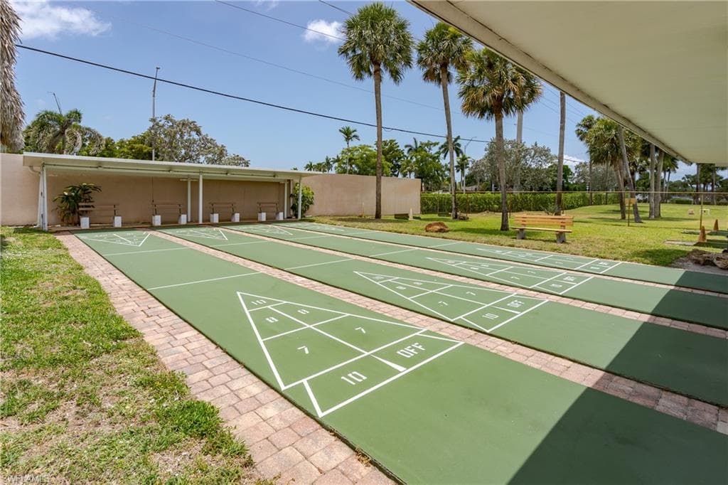 469 Riviera Blvd W, Naples, FL 34112-28