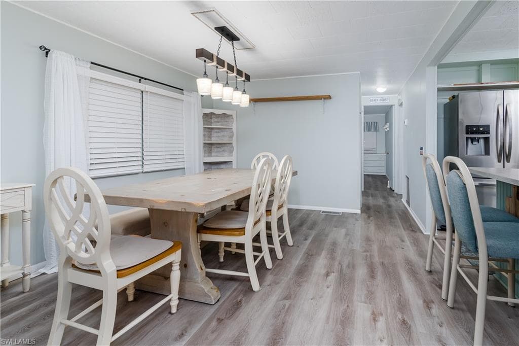 469 Riviera Blvd W, Naples, FL 34112-8