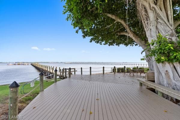 819 James St, Fort Myers, FL 33916-17