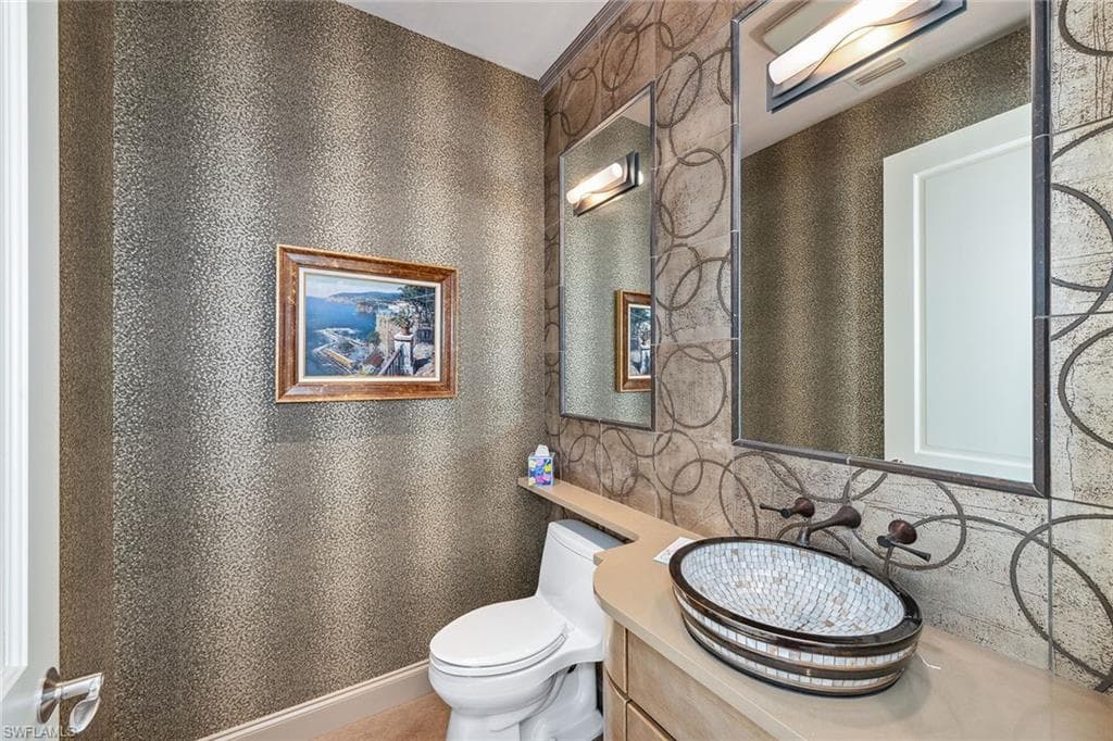 13675 Vanderbilt Dr Ph 1105, Naples, FL 34110-12