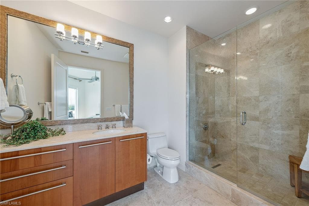 13675 Vanderbilt Dr Ph 1105, Naples, FL 34110-23