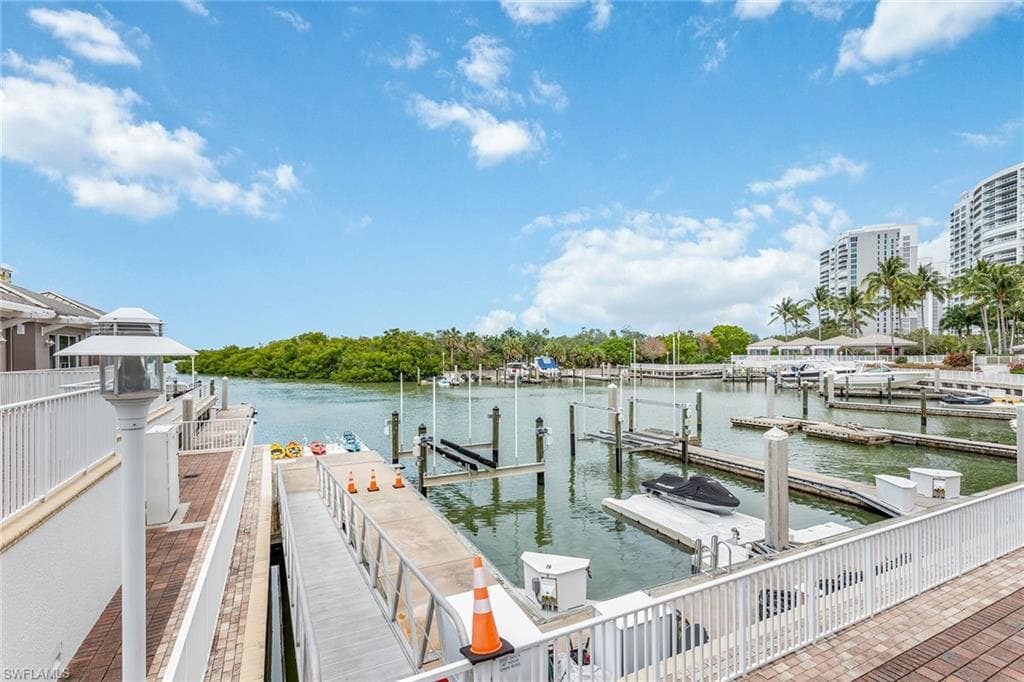 13675 Vanderbilt Dr Ph 1105, Naples, FL 34110-26