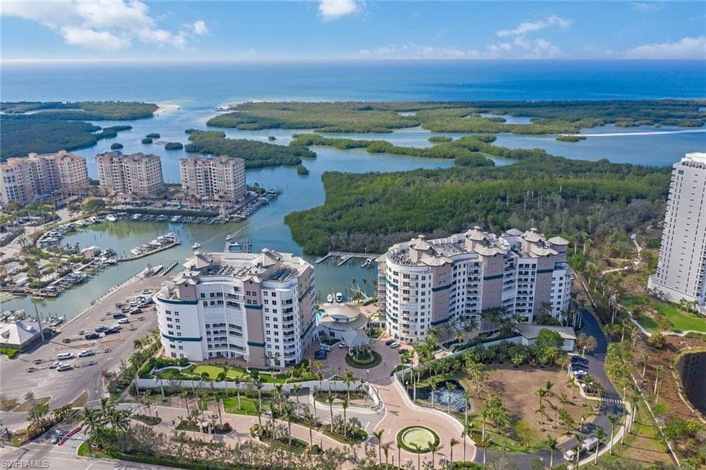 13675 Vanderbilt Dr Ph 1105, Naples, FL 34110-3