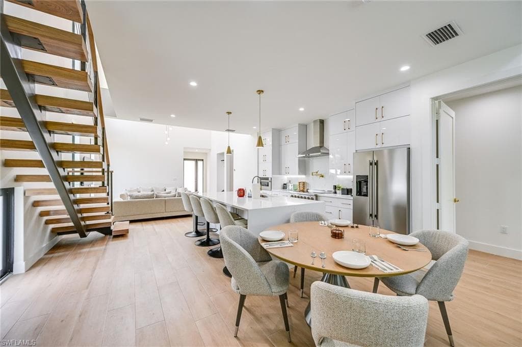 3384 Canal St, Naples, FL 34112-9