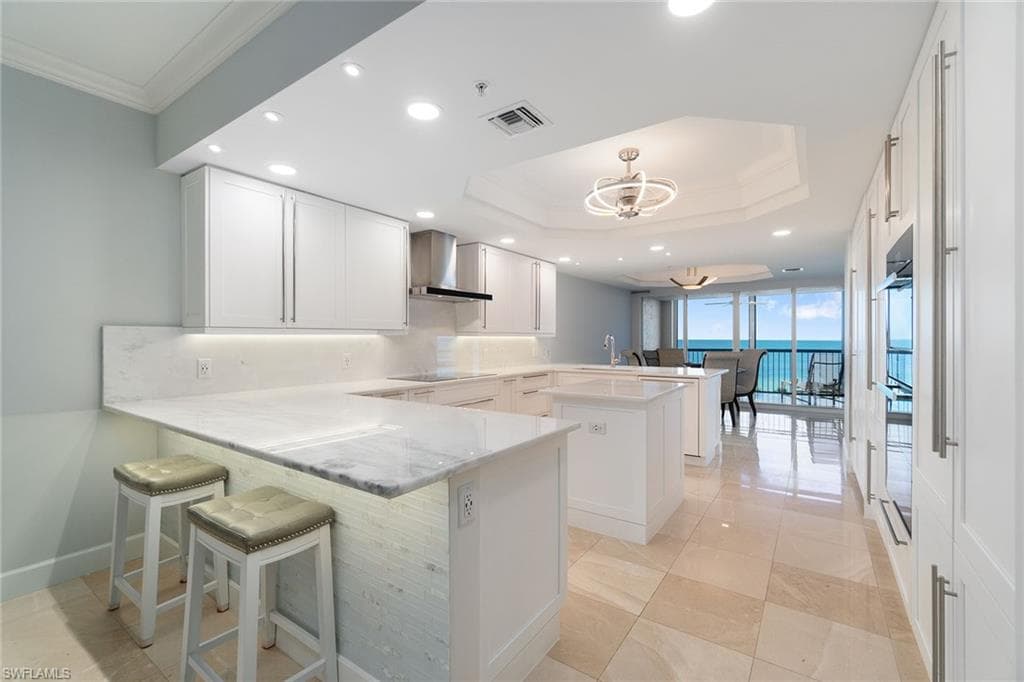 8473 Bay Colony Dr 403, Naples, FL 34108-9