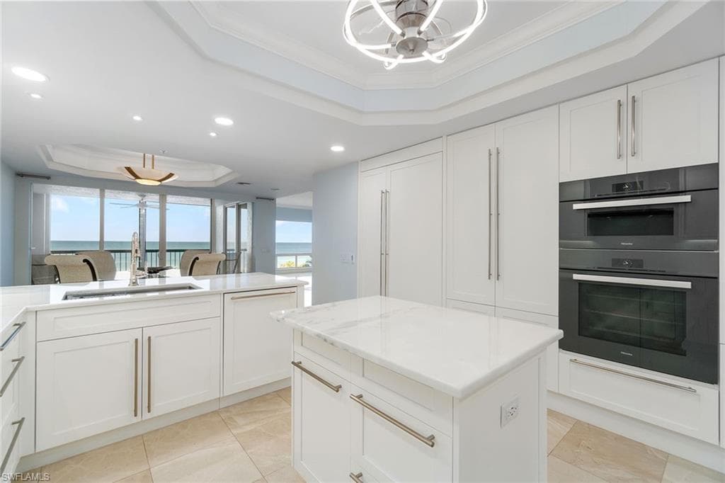 8473 Bay Colony Dr 403, Naples, FL 34108-11