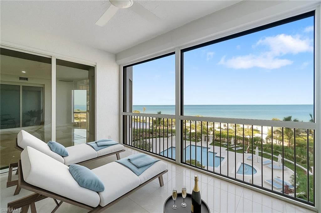 8473 Bay Colony Dr 403, Naples, FL 34108-15