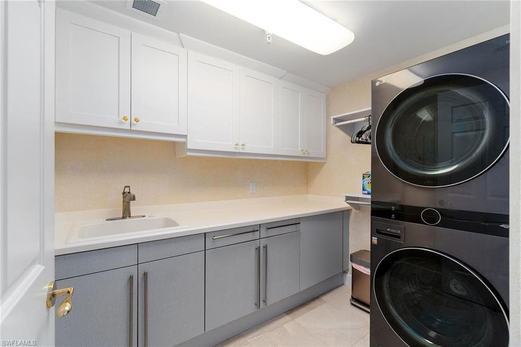8473 Bay Colony Dr 403, Naples, FL 34108-24