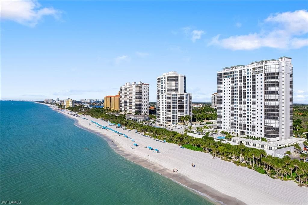 8473 Bay Colony Dr 403, Naples, FL 34108-34