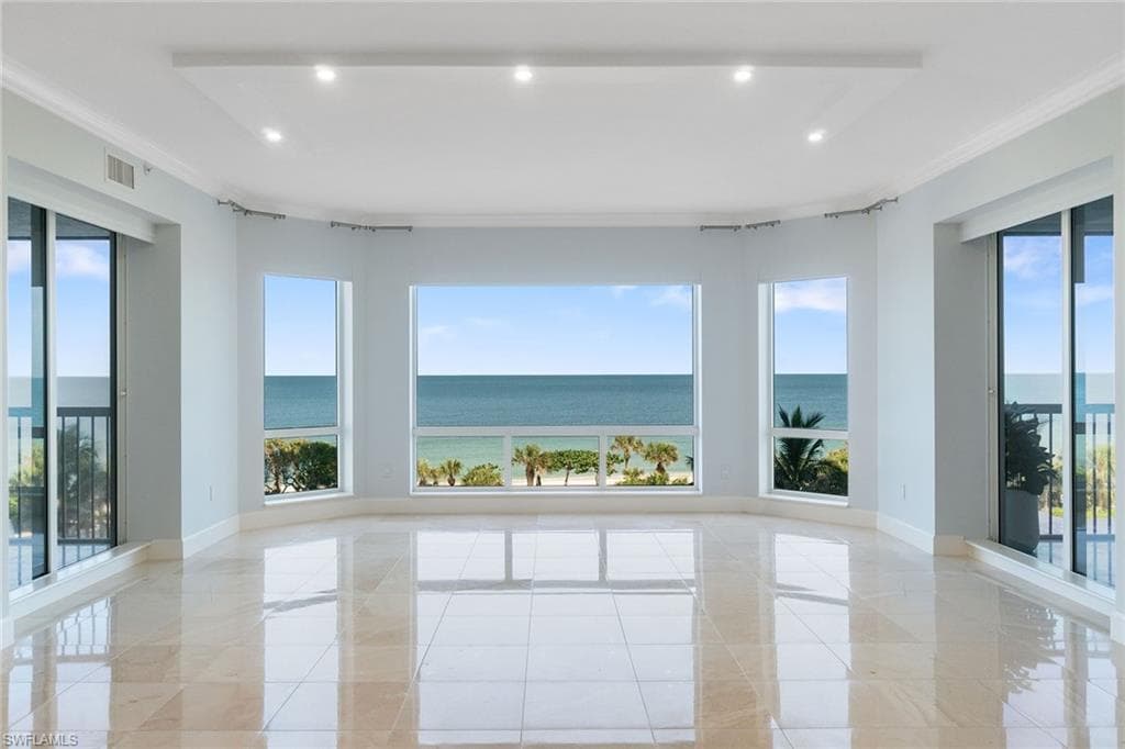 8473 Bay Colony Dr 403, Naples, FL 34108-6