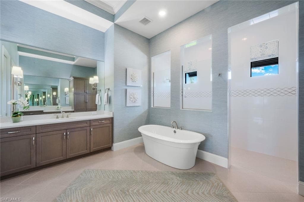 9010 Arrezo Ct, Naples, FL 34119-23